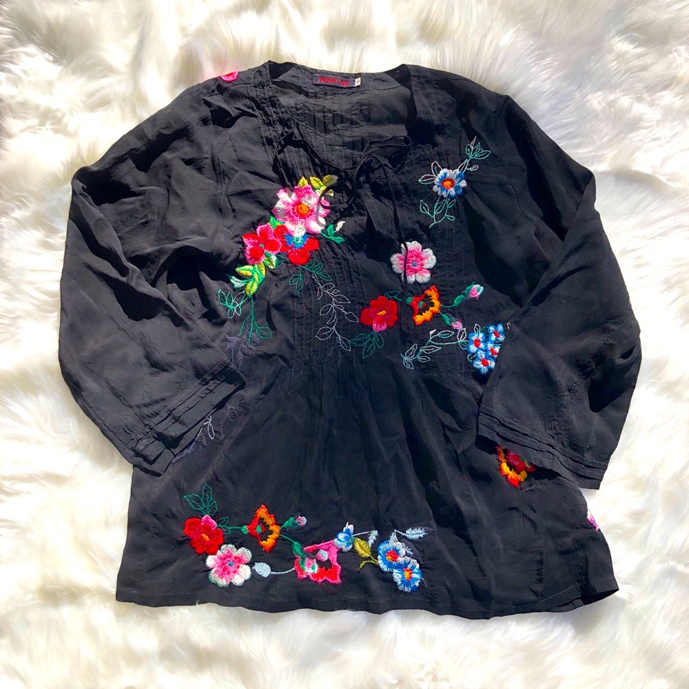 Johnny Was Pullover Embroidered 3/4 Sleeve Blouse